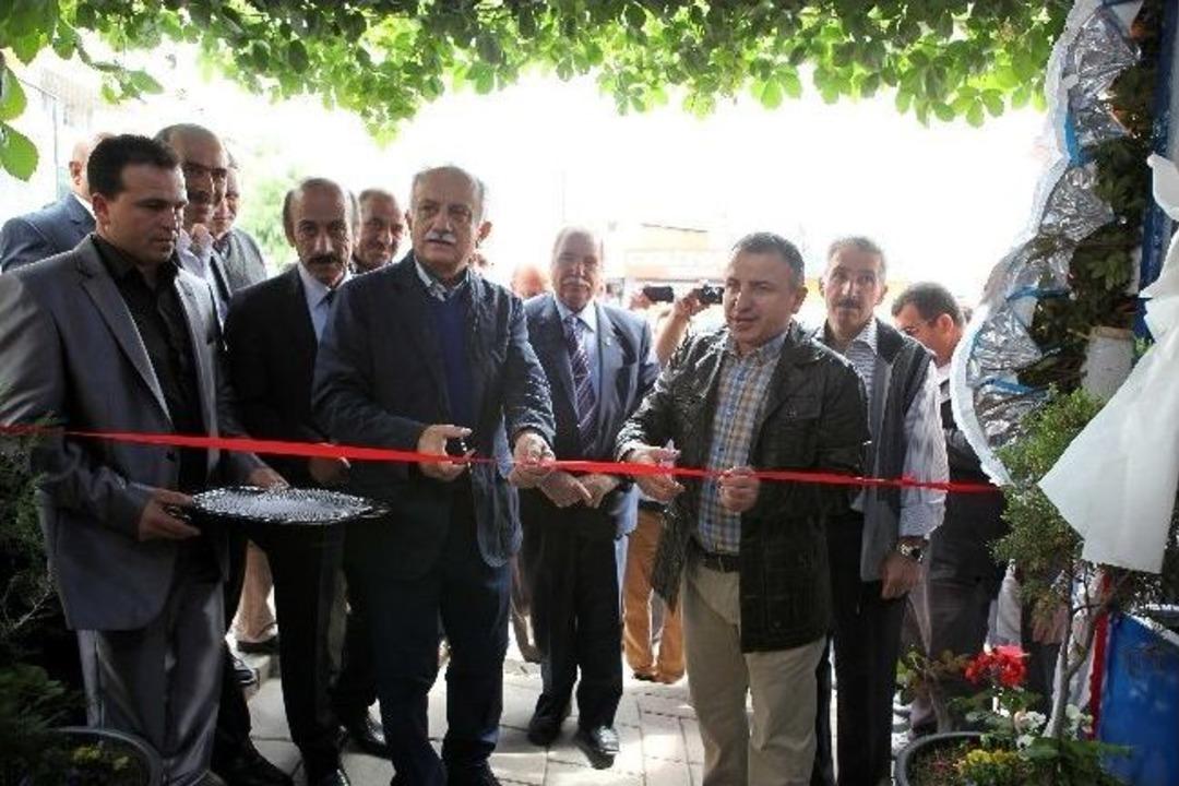 Bayraklı, Hemşehri Dernekleriyle G&uuml;zel