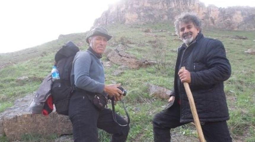 Kayalıklardan D&uuml;şen Profes&ouml;r &Ouml;l&uuml;mden D&ouml;nd&uuml;