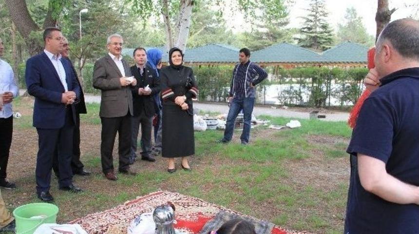 Başkan Başsoy Atat&uuml;rk Parkını Ziyaret Etti