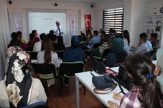 Gençlere “kişisel İmaj Ve Geleceğin İnşası” Semineri Verildi