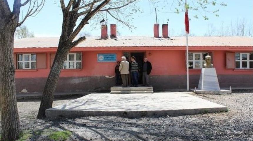 A&uuml; İlahiyat Fak&uuml;ltesi, Soğuksu İlk&ouml;ğretim Okuluna K&uuml;t&uuml;phane Kurdu