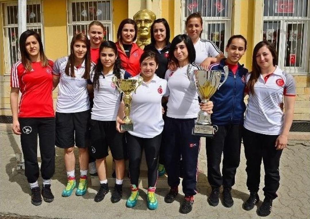 T&uuml;rkiye Onlara Dar Geliyor