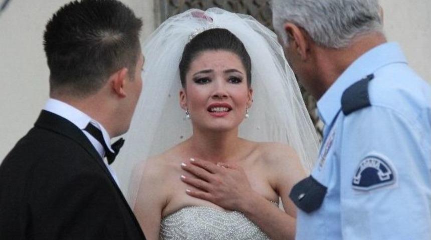 (&ouml;zel Haber) Gelin Arabası Hırsızına &Ccedil;ağrı: "altınlarımızı Getirin"