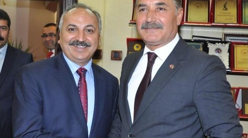 Başkan Tuna Tebrik Ziyaretlerini Kabul Ediyor