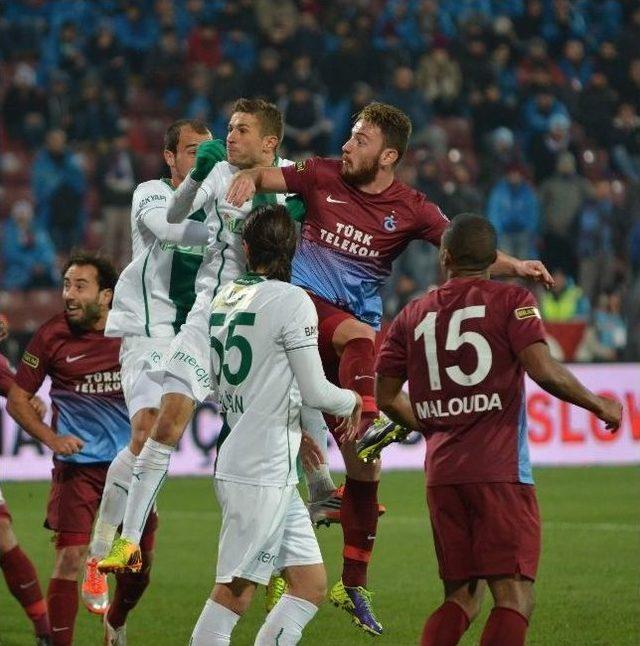 Bursaspor - Trabzonspor Maçında Ses Getirecek Protesto