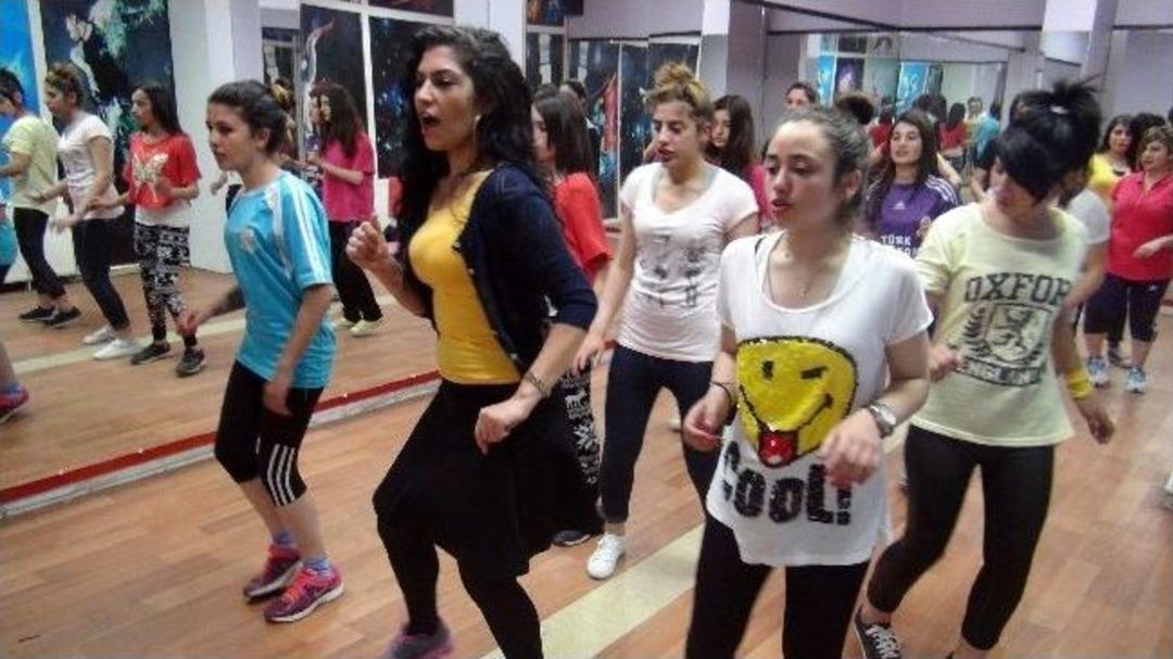 Dansın Sultanları Ağrı&rsquo;da Yetişiyor