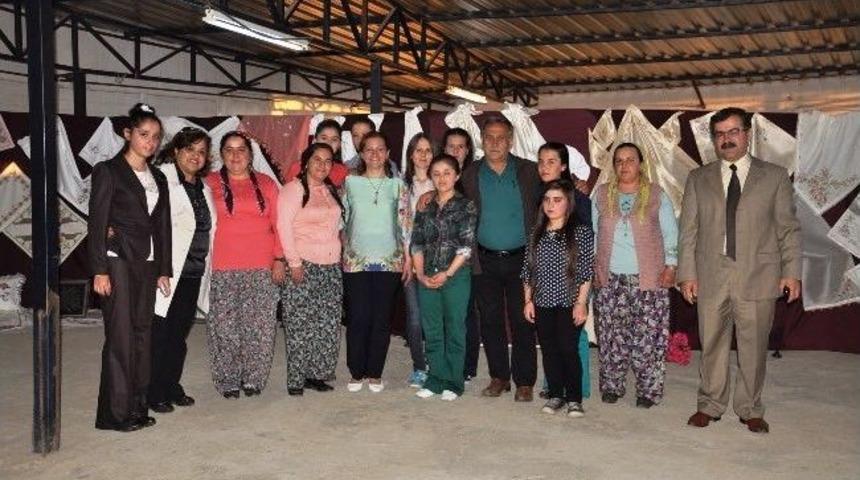 &Ouml;demiş Hem, Sergilere Bı&ccedil;ak&ccedil;ı&rsquo;dan Başladı