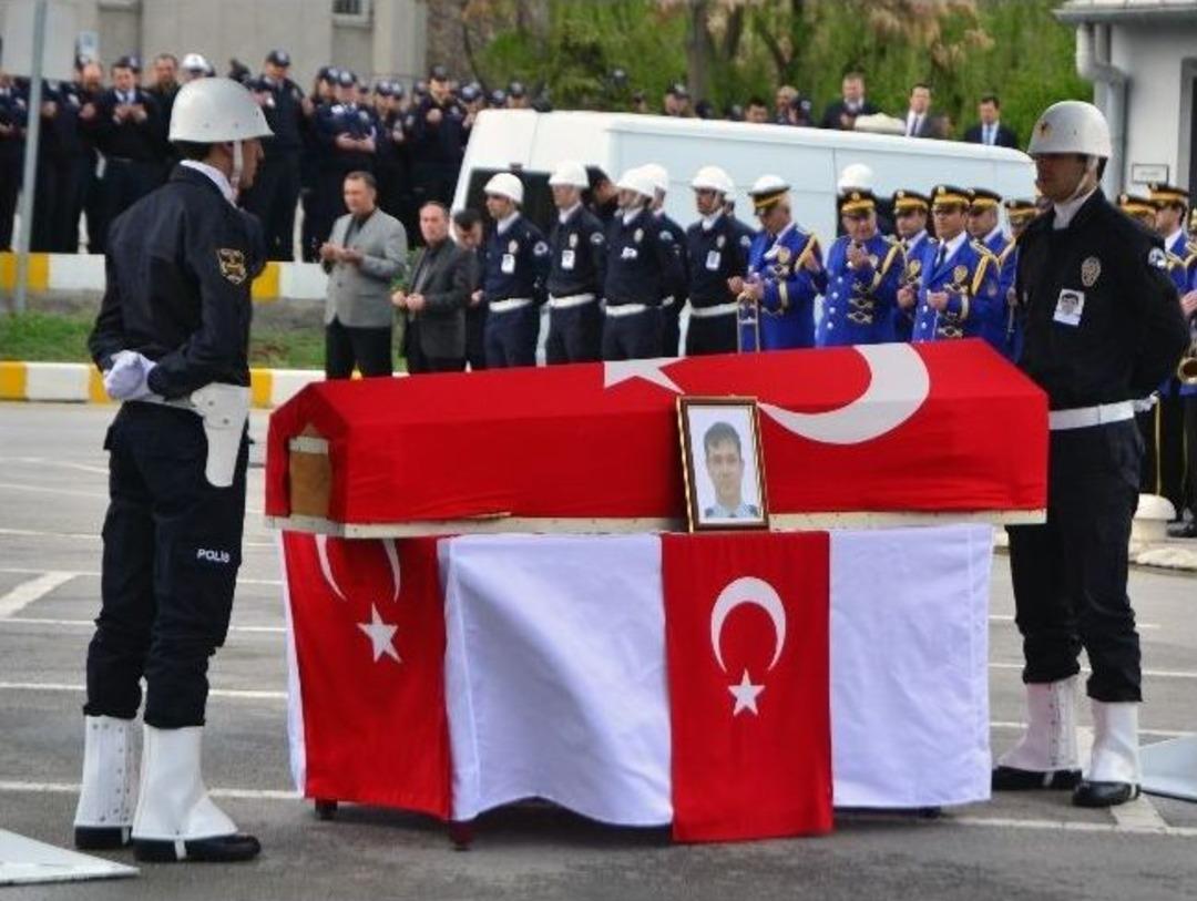 Şehit Polis Polis Dualarla Uğurlandı