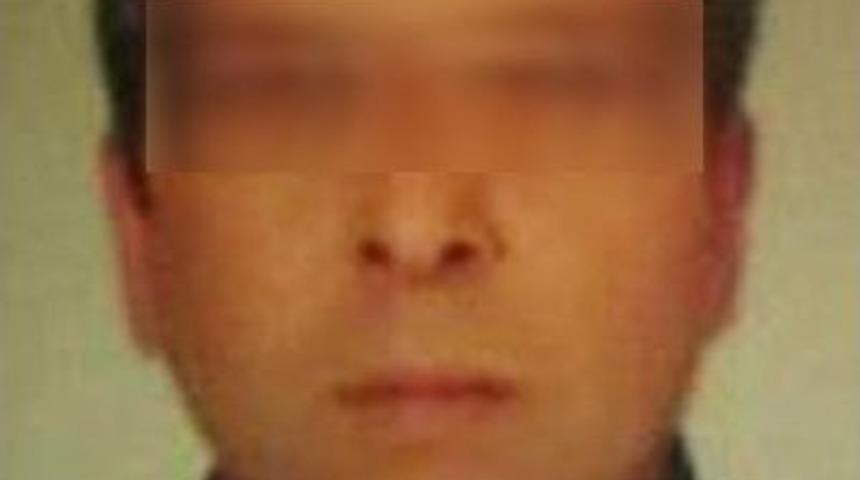 Evinin Camından D&uuml;şen İşadamını, Alt Kattaki Tabela Kurtardı