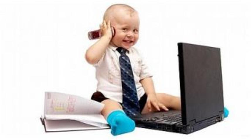 T&uuml;rkiye&rsquo;de &Ccedil;ocukların İnternet Ve Telefon Kullanma Yaşı 9&rsquo;a D&uuml;şt&uuml;