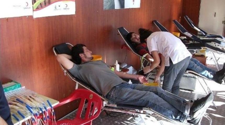 Gediz&rsquo;de 88 &Uuml;nite Kan Bağışı Yapıldı