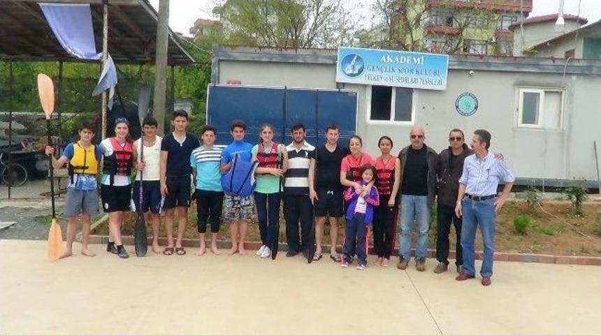 Trabzon&rsquo;da İlk Defa Deniz Kanosu Yarışları Beşikd&uuml;z&uuml;&rsquo;nde Yapıldı