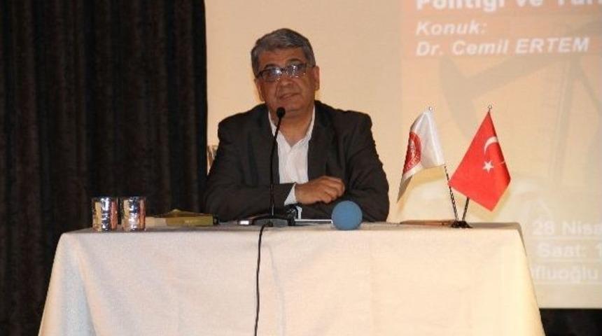 Cemil Ertem Yeni Y&uuml;zyıl &Uuml;niversitesi&rsquo;ne Konuk Oldu