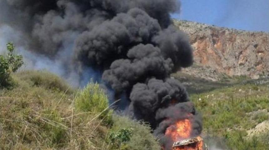 Seyir Halindeki Tır Alev Topuna D&ouml;nd&uuml;
