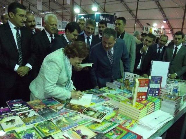 3.malatya Anadolu Kitap Fuarı Törenle Açıldı