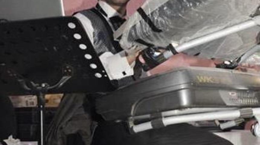 Piyanistin &Ouml;l&uuml;m&uuml; Sevenlerini Yasa Boğdu