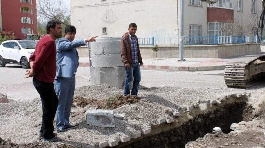 Başkan Sertoğlu Kanalizasyon &Ccedil;alışmalarını Yerinde İnceledi