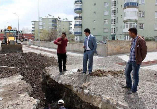 Başkan Sertoğlu Kanalizasyon Çalışmalarını Yerinde İnceledi