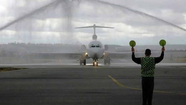 Emekli Edilen Kargo Uçağı Aü’ye Bağışlandı