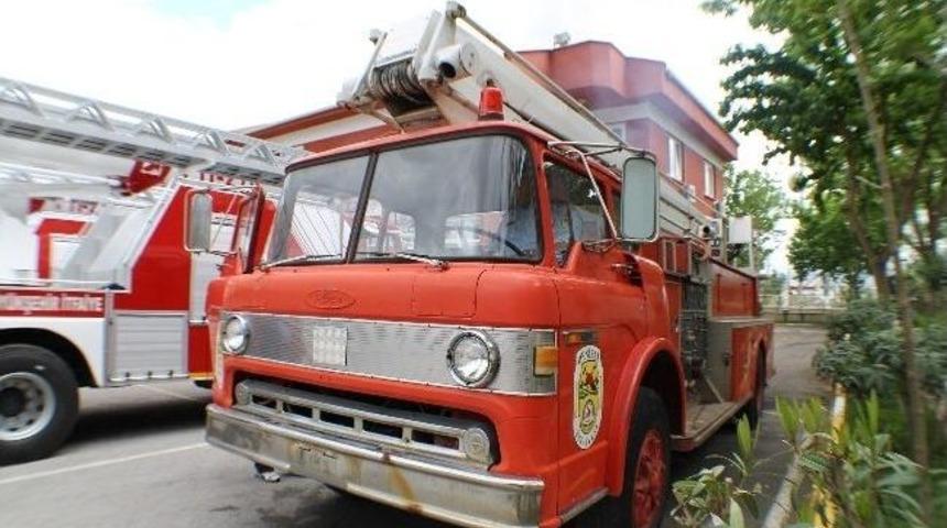 Denizli'de 41 Yıllık İtfaiye Aracı 115 Şof&ouml;r Eskitti