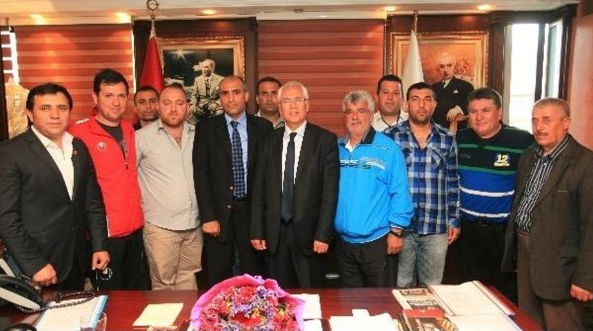 Amat&ouml;rlerden Başkan Selvitopu&rsquo;na Ziyaret