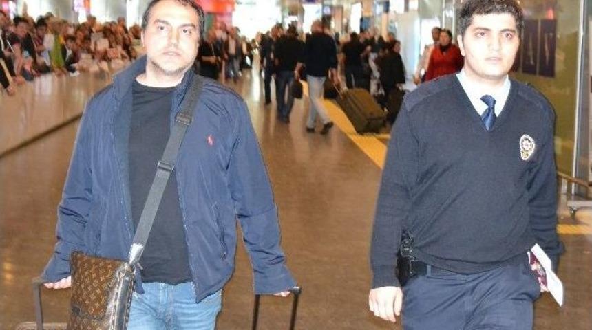 Pasaport Polisiyle Tartışan Arto Karakolluk Oldu