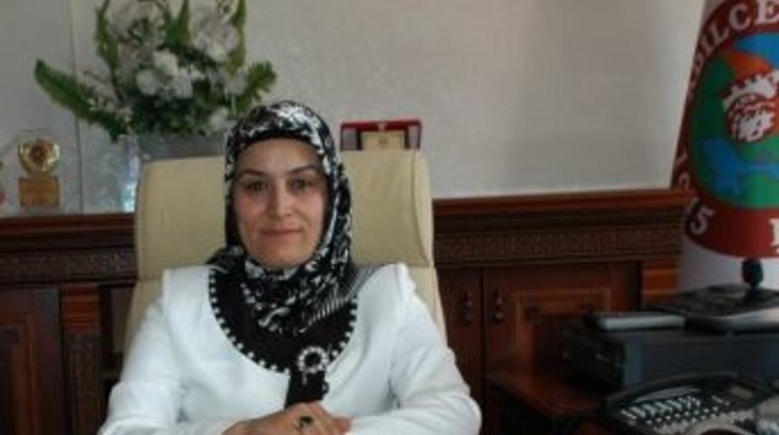 Kadın Meclis &Uuml;yesi Başkanvekili Oldu