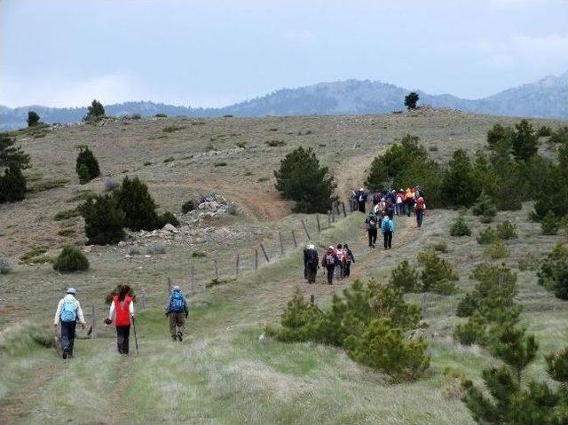 Burdosk Üyeleri, Düden Köyü’nden Güney Beldesi’ne Yürüdü