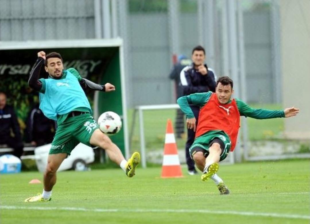 Bursaspor, Trabzonspor Ma&ccedil;ının Hazırlıklarını S&uuml;rd&uuml;r&uuml;yor