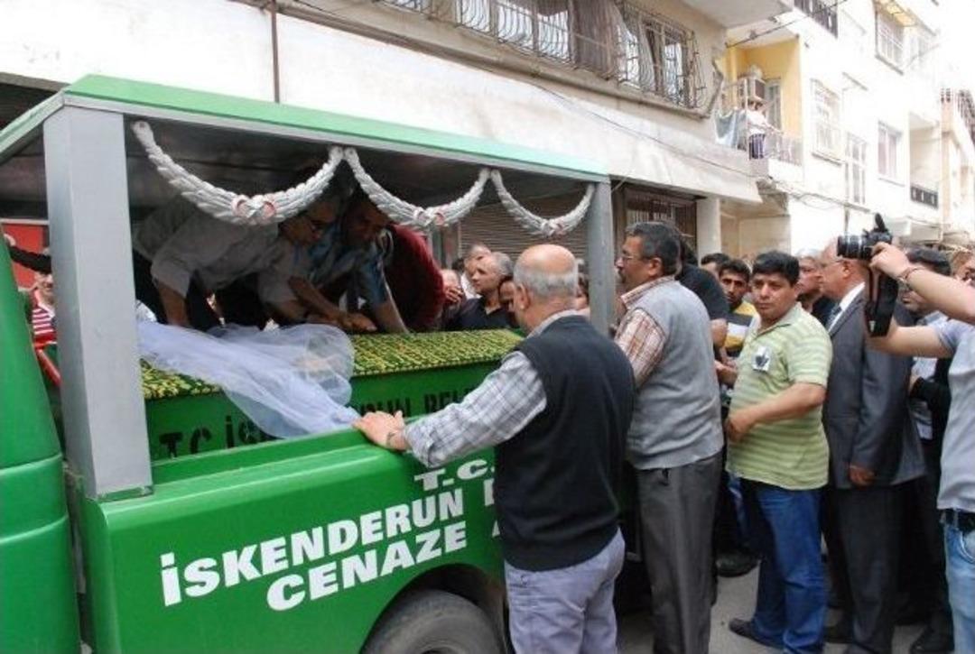 Sınav G&uuml;n&uuml;nde Mezara Konuldu