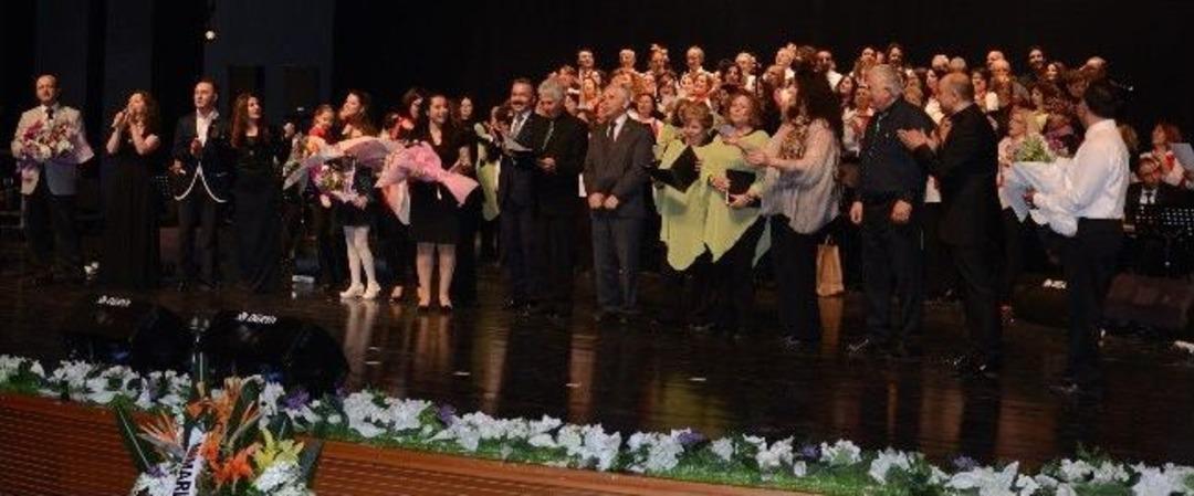 Bursa&rsquo;dan D&uuml;nyaya Dostluk Şarkıları