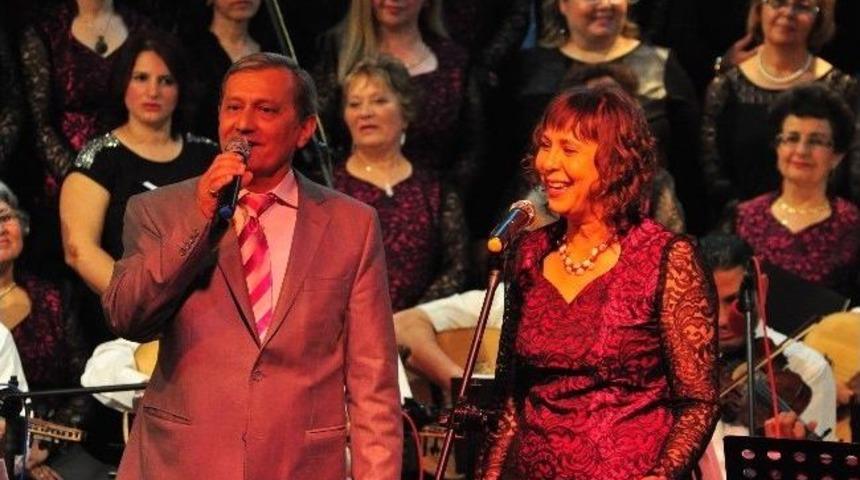 L&uuml;tfi Selek İle 30. Yıl Konseri B&uuml;y&uuml;ledi