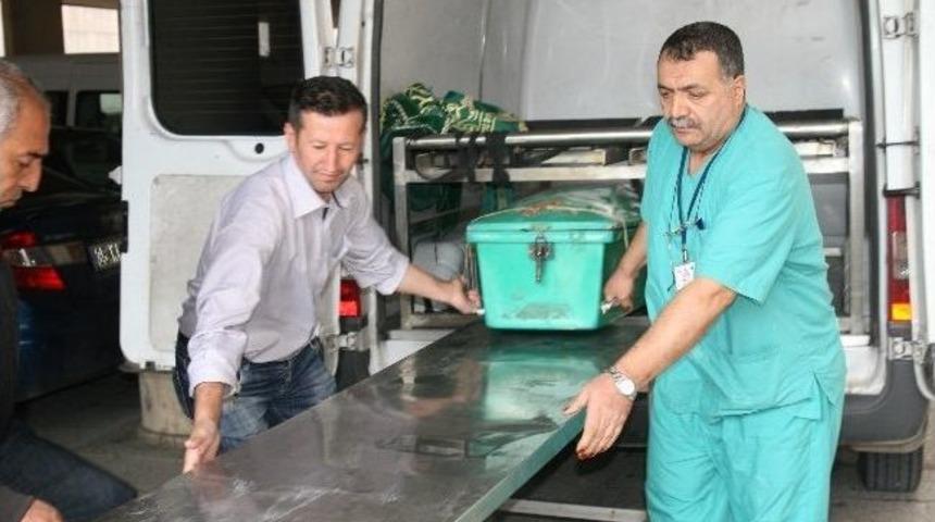 9 Yaşındaki Umut'un Cesedi İzmir Adli Tıp Morguna Getirildi