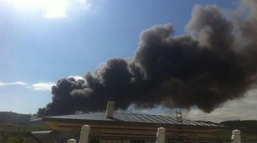 İkitelli'de Televizyon St&uuml;dyosunda Yangın