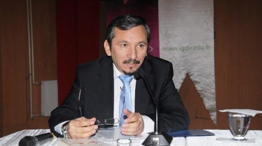 Iğdır &Uuml;niversitesinde &ldquo;mesnevi&rsquo;den Pedagojik Telkinler&rdquo; Konulu Konferans D&uuml;zenlendi