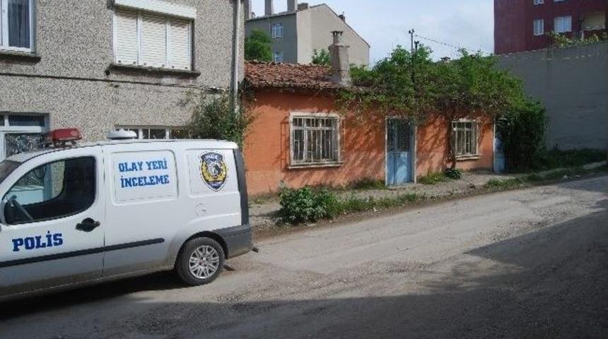 Hırsızlar Alacak Bir Şey Bulamayınca Evi Talan Etti