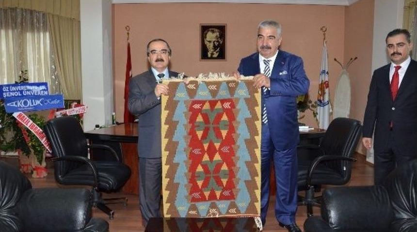 Vali Coş&rsquo;tan Başkan &Ouml;zt&uuml;rk&rsquo;e "hayırlı Olsun" Ziyareti