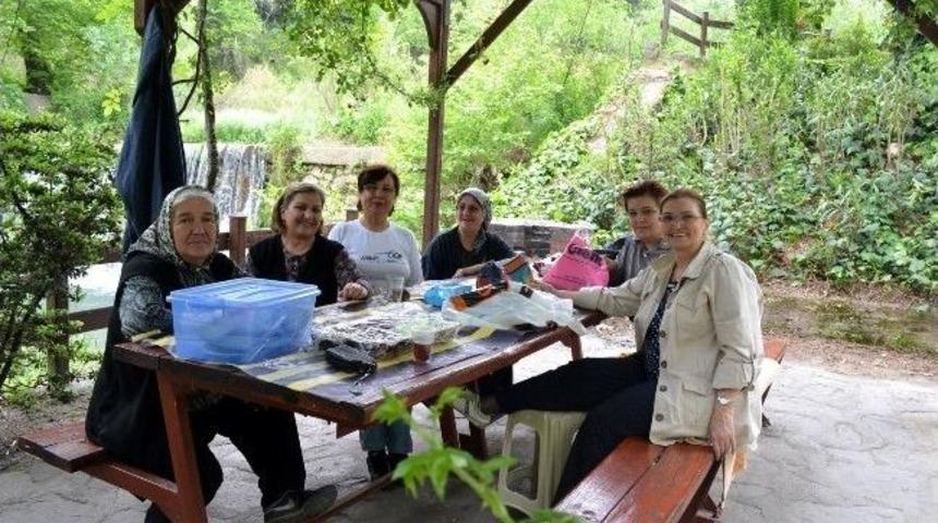T&uuml;rk M&uuml;ziği Derneği &Uuml;yeleri Piknikte Kendilerine Konser Verdi