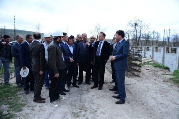 Vali Altıparmak Okul İnşaatını Gezdi G1