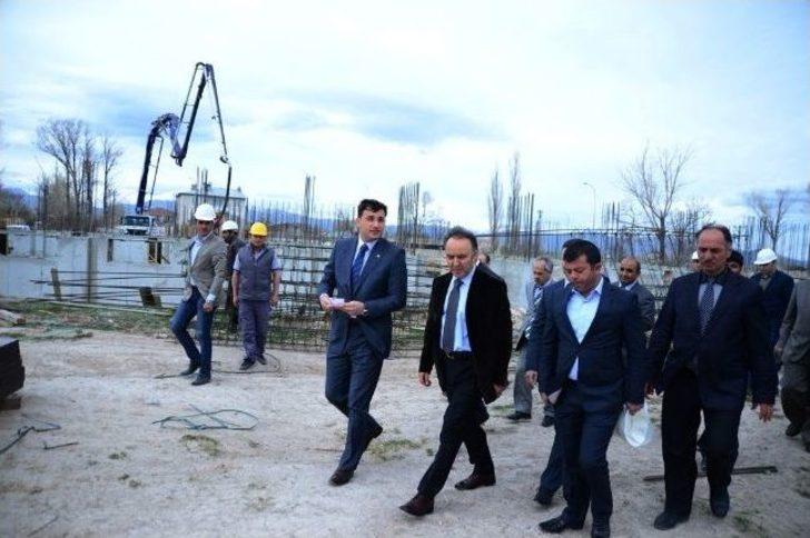 Vali Altıparmak Okul İnşaatını Gezdi G2