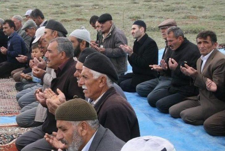 Yozgat'ta Çiftçiler Yağmur Duasına Çıktı G4