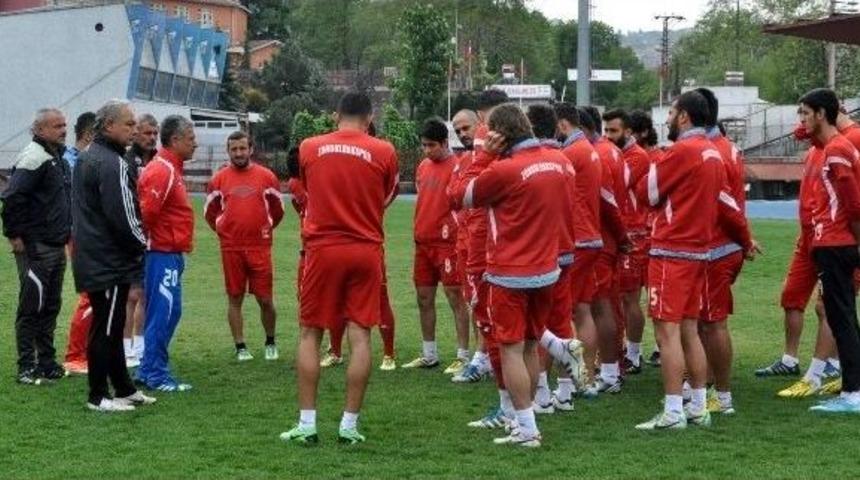 K&ouml;m&uuml;rspor, Play-off Ma&ccedil;ı Hazırlıklarını S&uuml;rd&uuml;r&uuml;yor