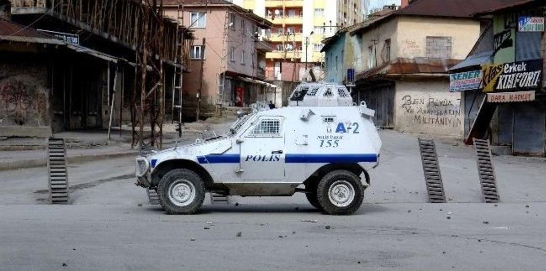 Y&uuml;ksekova&rsquo;da Olaylar Devam Ediyor