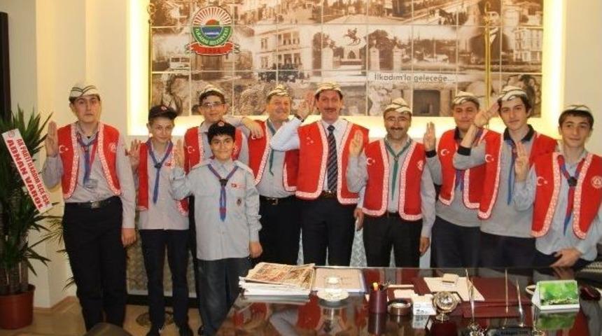 İzcilerden Başkan Tok'a Ziyaret