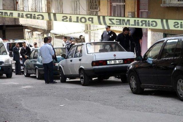 Aşkına Karşılık Bulamayınca Silahla Kendini Vurdu 1