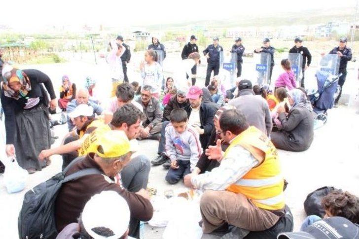 Vanlı Depremzedeler Ankara’ya Yürüyor G2