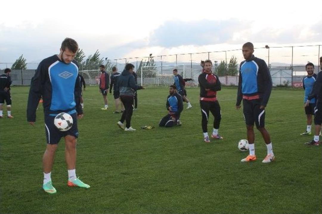 Elazığspor, Medical Park Antalyaspor Ma&ccedil;ı Hazırlıklarını S&uuml;rd&uuml;r&uuml;yor