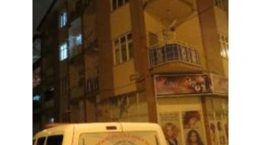 4. Kattan D&uuml;şen Kadın Ağır Yaralandı