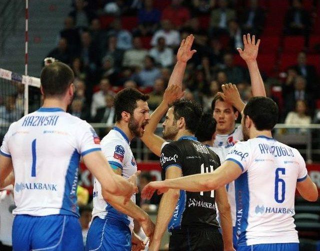 Acıbadem Erkekler Voleybol Ligi Şampiyonu Halkbank Oldu