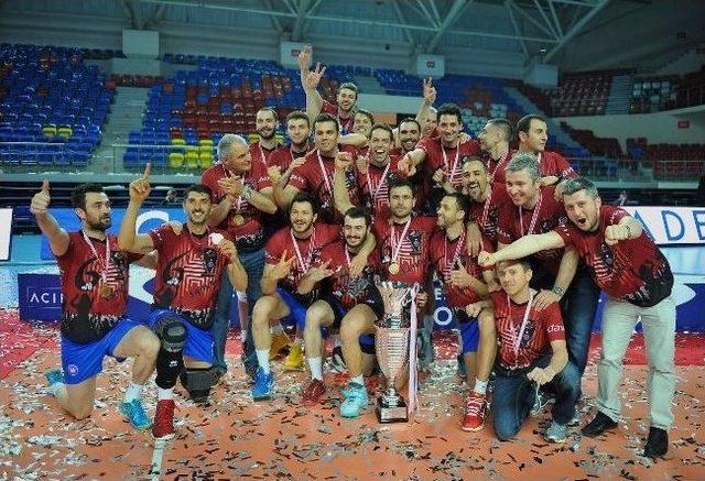 Acıbadem Erkekler Voleybol Ligi Şampiyonu Halkbank Oldu